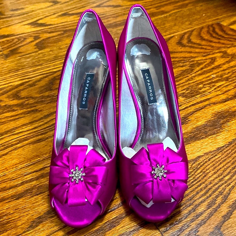 Opened Toe Heel Shoe with Flower Detail